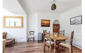 Pass The Keys Lovely 3 Bedroom Garden Home In Oxford